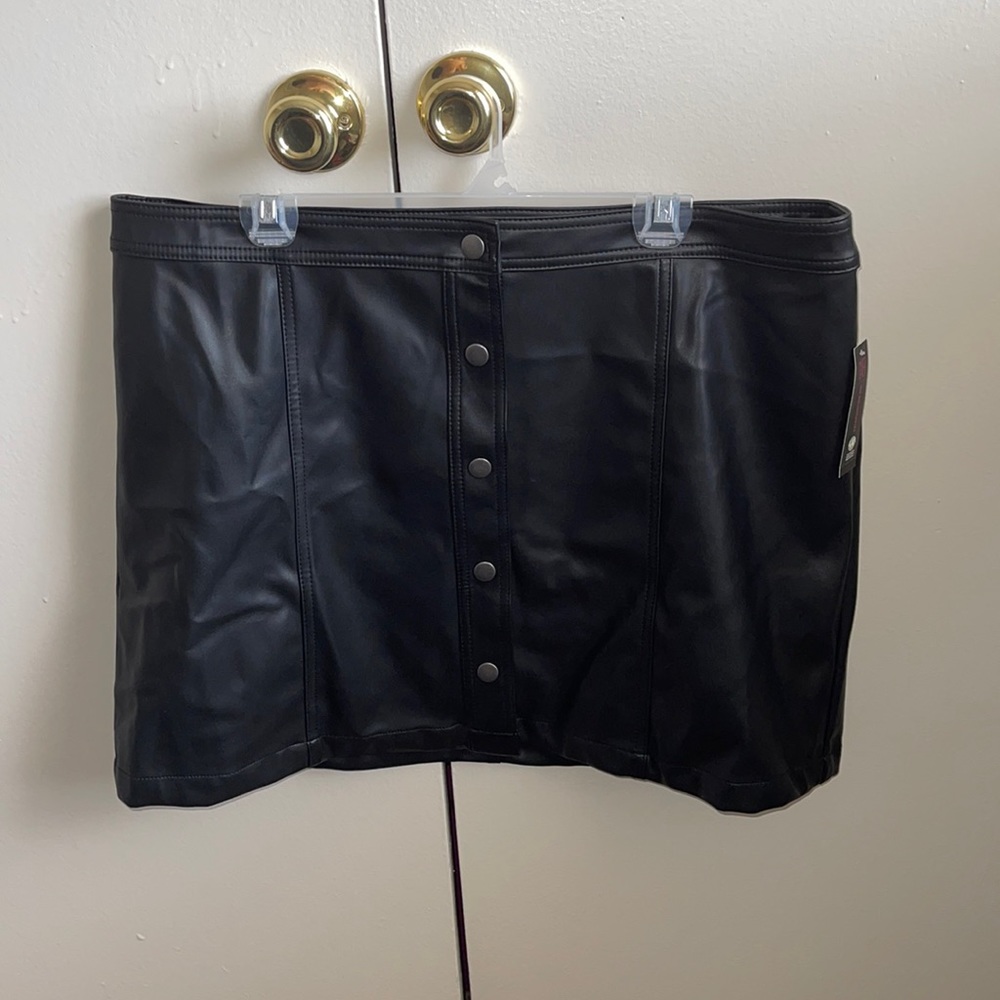 NoBoundaries Mini Button Up Leather Skirt! 🖤